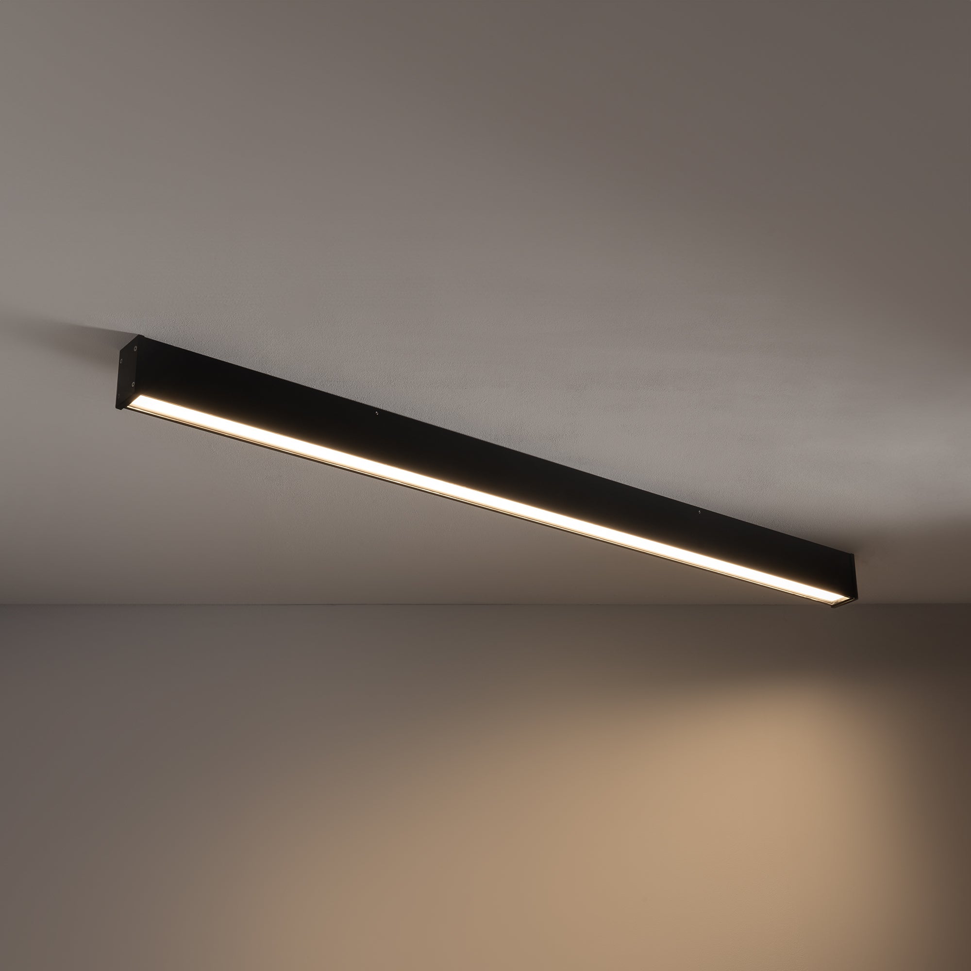 OUTLINE LED L – Schwarz