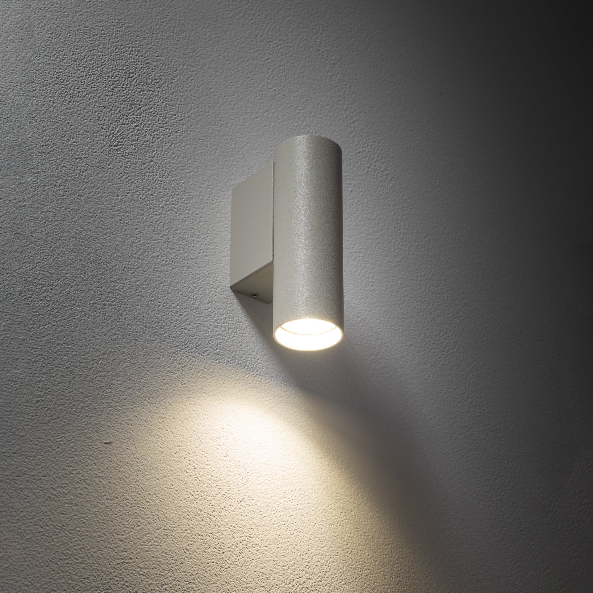 FOURTY  WALL S – Seidenmatt Grau