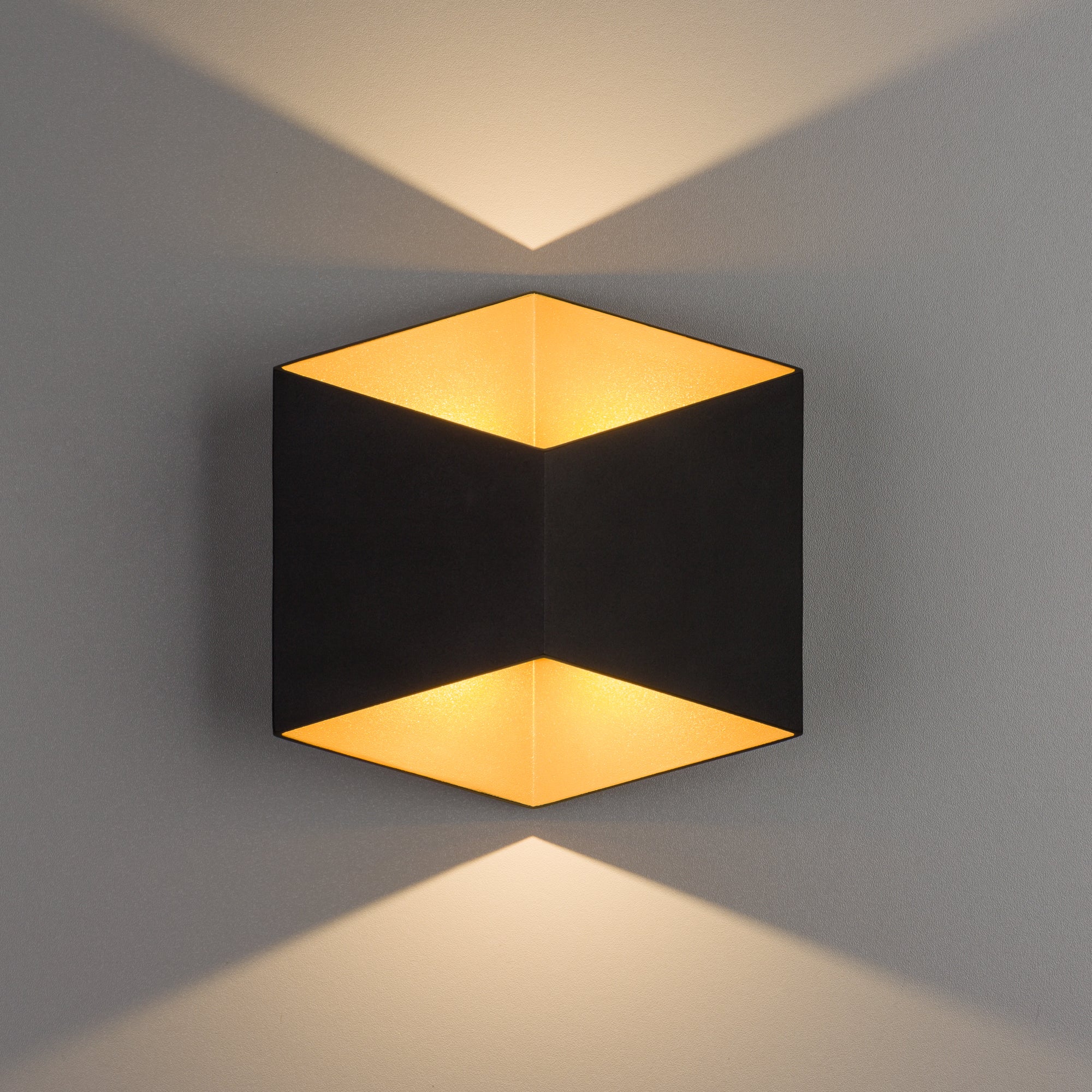TRIANGLES LED – Schwarz-Gold