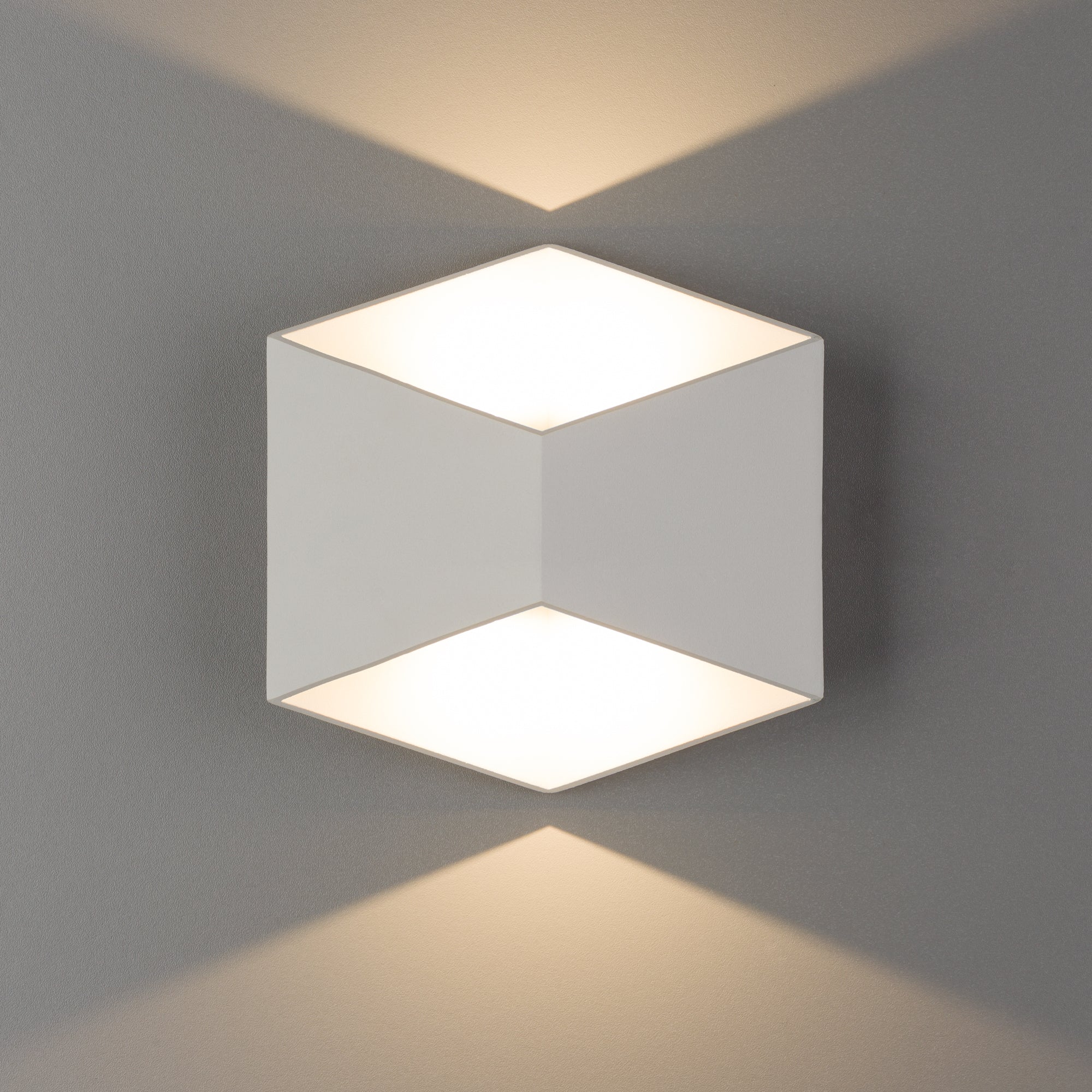 TRIANGLES LED – Schwarz-Gold